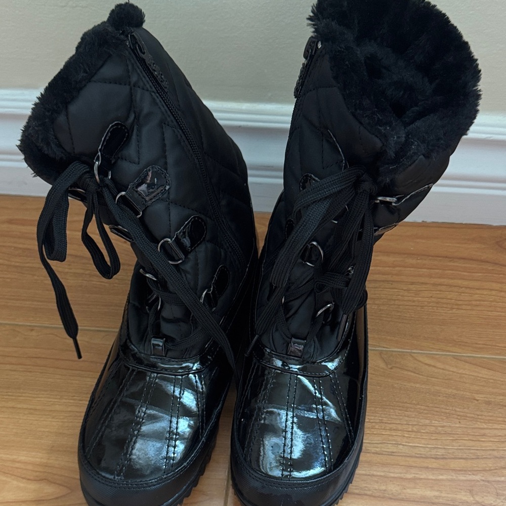 Women's Black Quilted Winter Boots